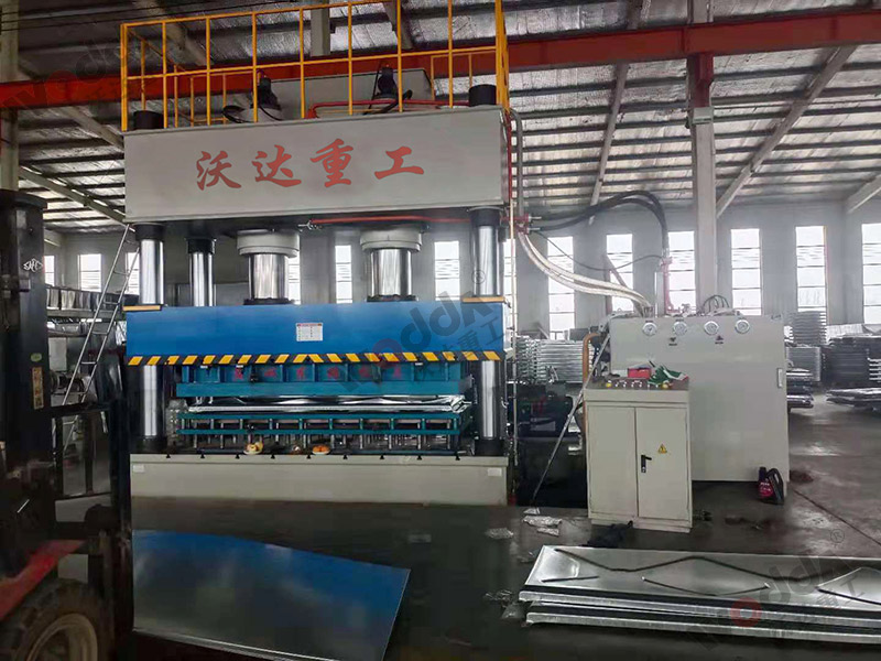 不銹鋼水箱板成型液壓機廠(chǎng)家,1000噸四柱液壓機介紹