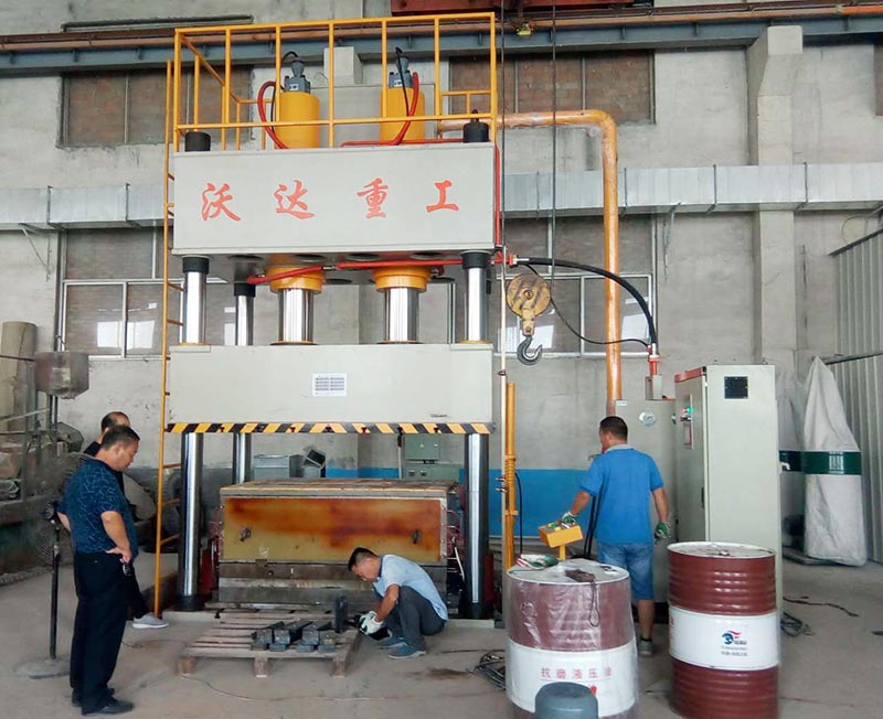 模壓玻璃鋼冷卻塔風(fēng)筒液壓機1500噸2000噸液壓機廠(chǎng)家
