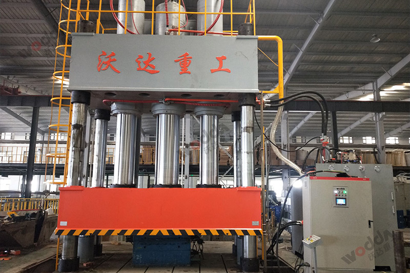 2000噸復合材料汽車(chē)配件液壓機