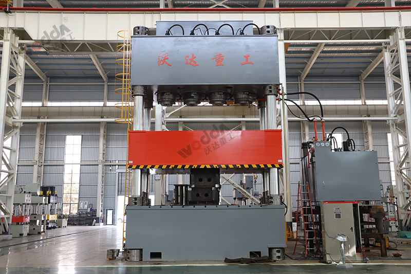 2500噸復合材料汽車(chē)配件液壓機