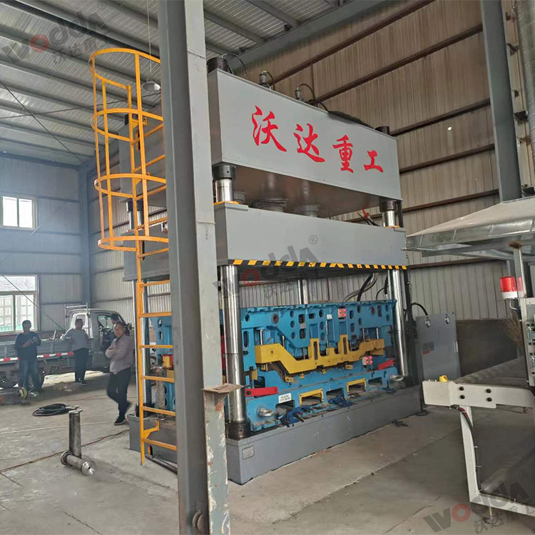 315噸汽車(chē)內飾件液壓機（圖3）.jpg