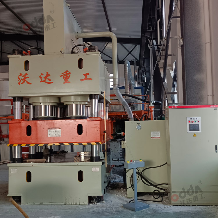 2400噸防盜門(mén)門(mén)面壓花機