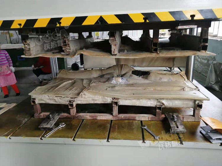 200噸液壓機熱壓汽車(chē)內飾件