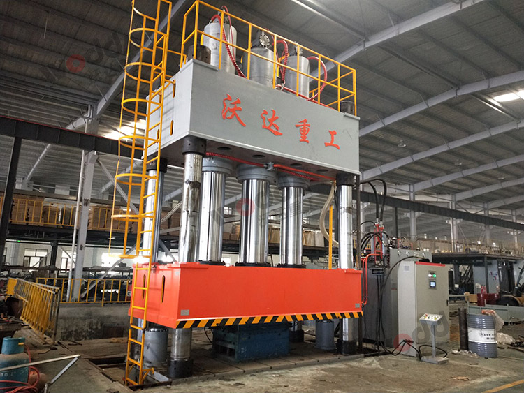 2000噸三梁四柱液壓機多少錢(qián)