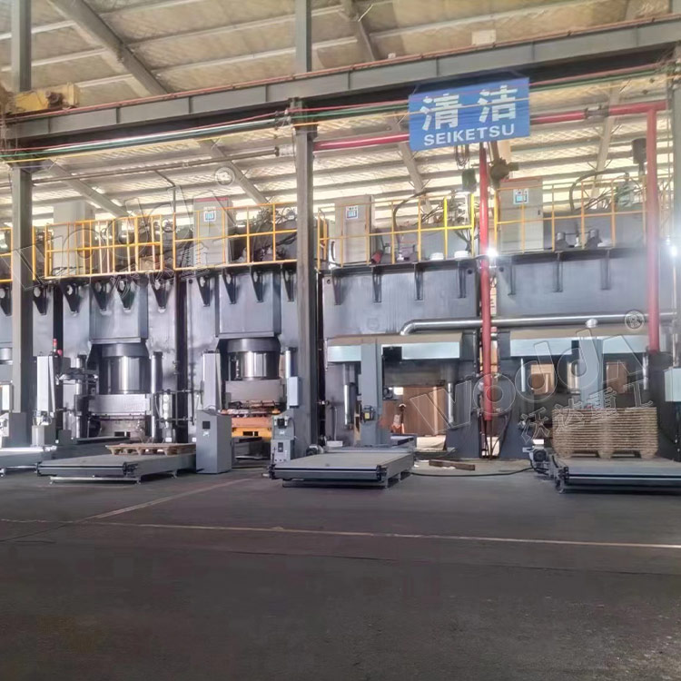 客戶(hù)采購多臺1800噸框架油壓機.jpg