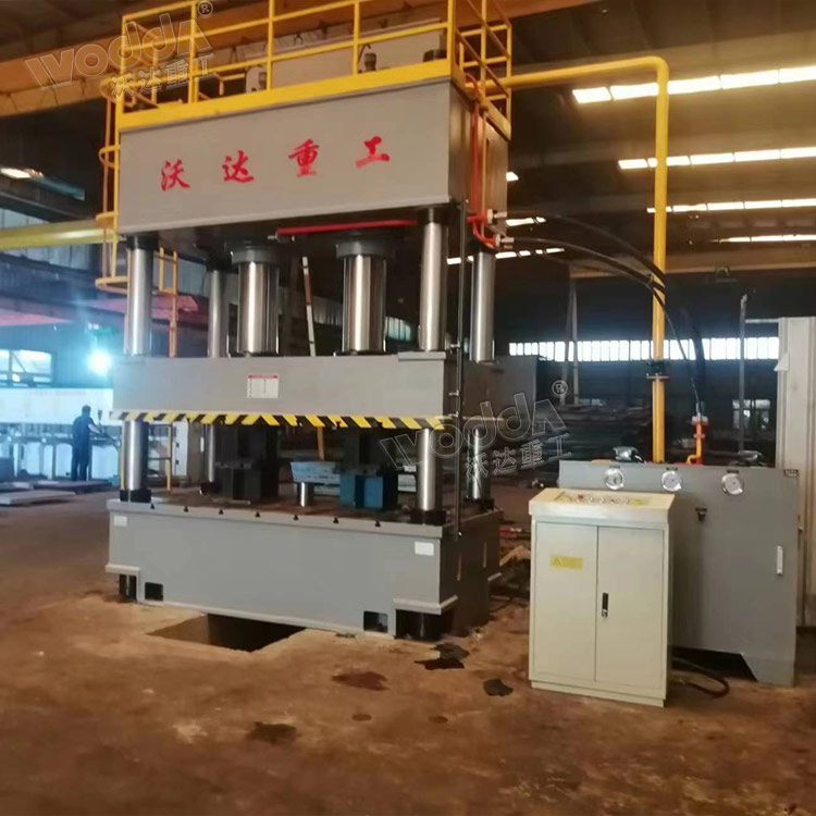 630噸四柱液壓機客戶(hù)現場(chǎng)圖
