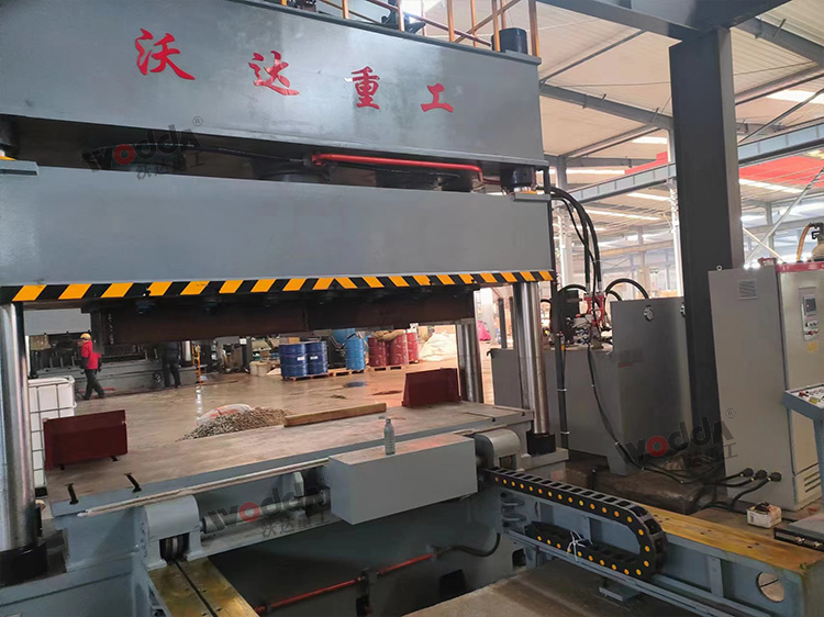 1200噸四柱液壓機現場(chǎng)調試