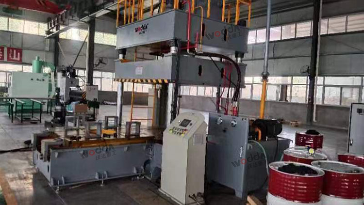 160噸輪胎模具試驗機客戶(hù)現場(chǎng)