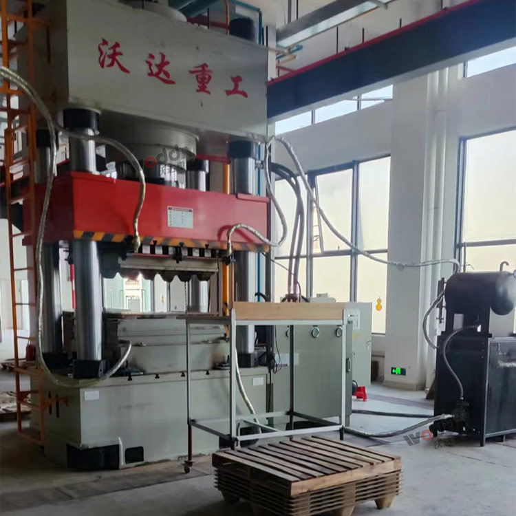1000噸木屑托盤(pán)成型液壓機（三梁四柱液壓機）
