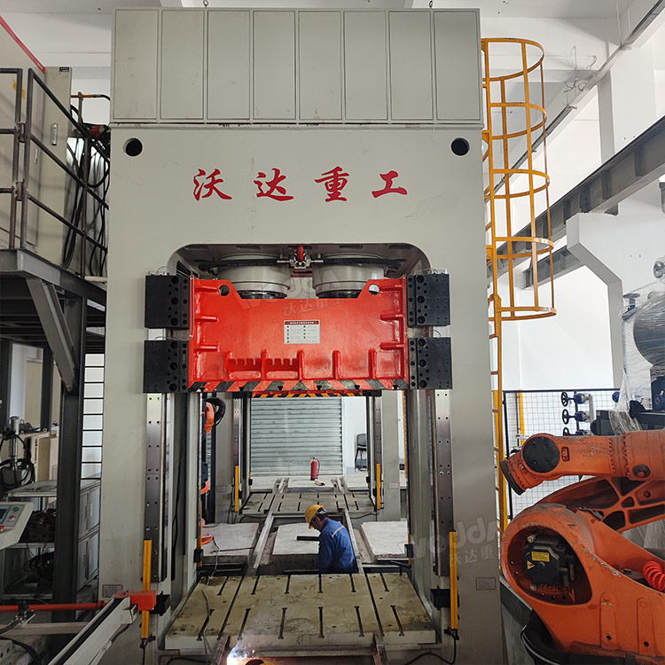 800噸框架式液壓機（復合材料液壓機）