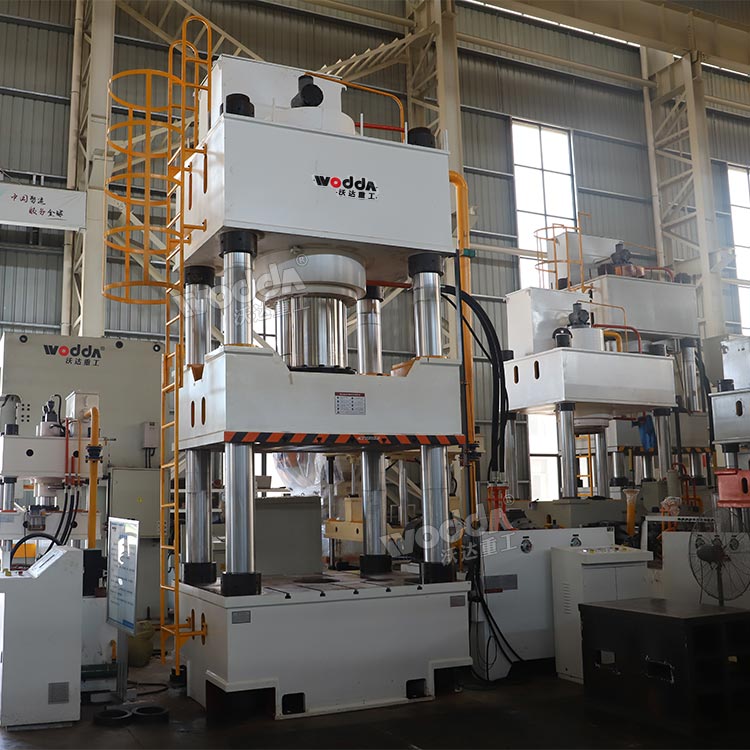 活性炭成型液壓機(jī).jpg 活性炭成型液壓機(jī).jpg