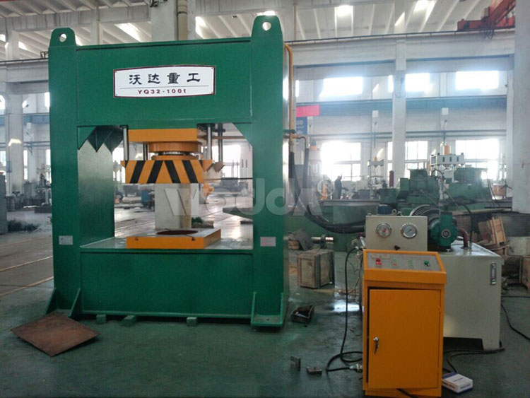 400噸龍門(mén)液壓機