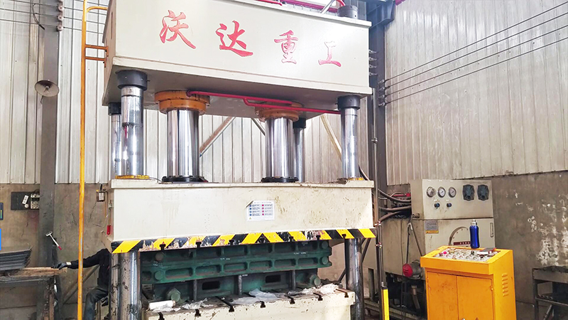 500噸電動(dòng)車(chē)配件液壓機